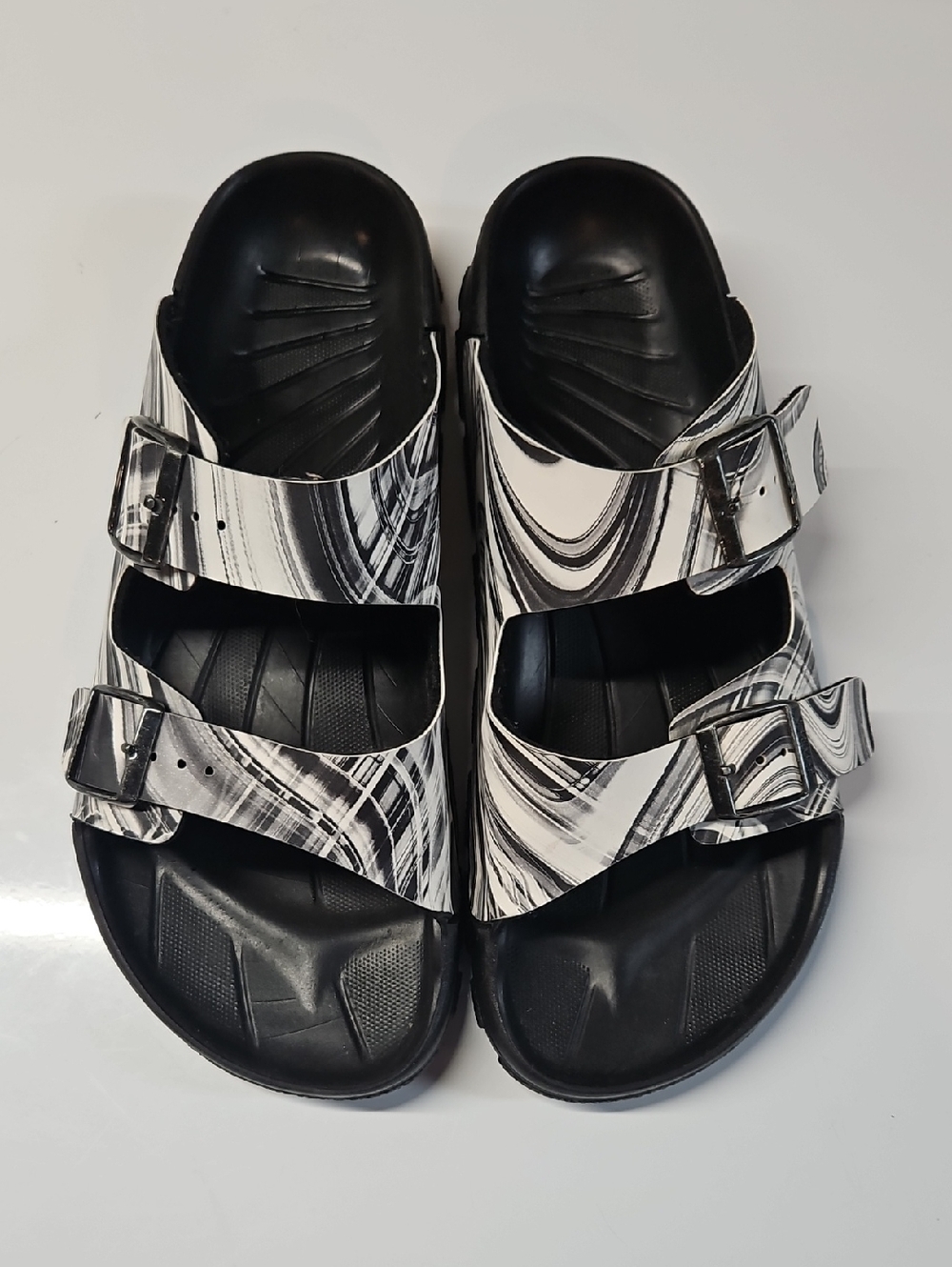BIRKENSTOCK BIRKI'S HAITI, BLACK AND WHITE MARBLE SLIDES. SIZE S 44
